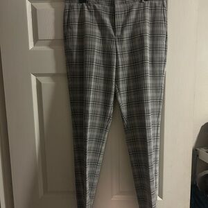 H&M Men's Classic Gray Checkered Pants
